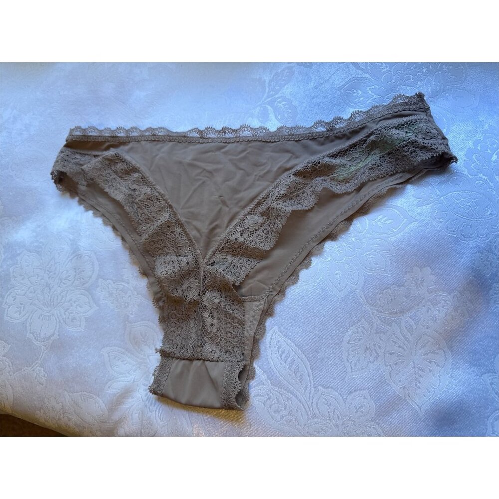 HoneyDew Cream Tan Thong Panty Stretch Lace Classic S Small NWT